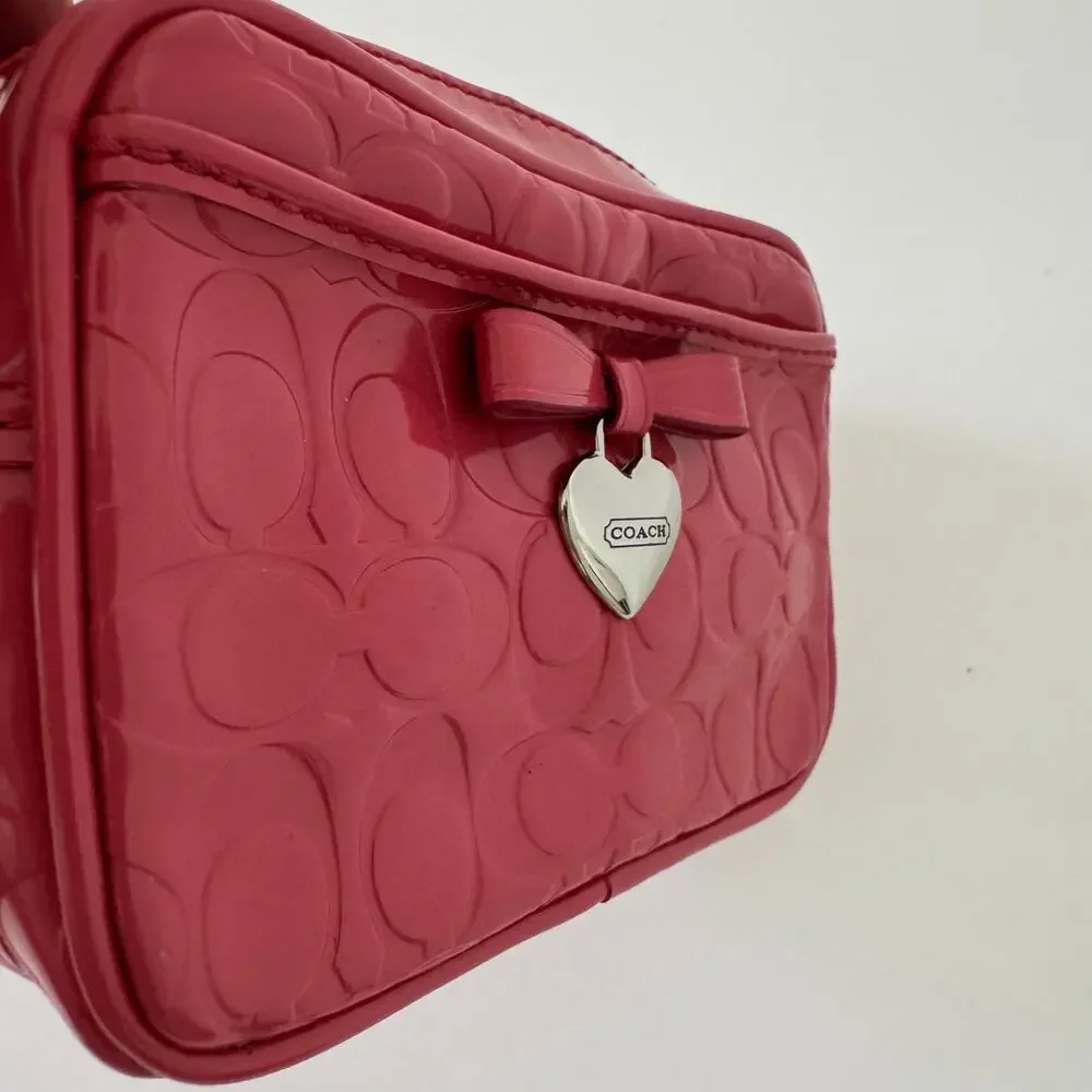 Coach exterior material